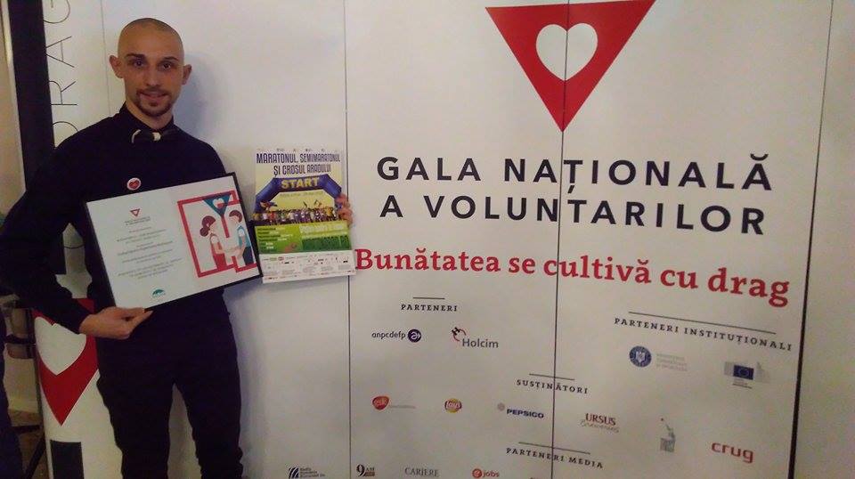 Evenimentul „MARATONUL, SEMIMARATONUL ȘI CROSUL ARADULUI” câștigător la  Gala Naţională a Voluntarilor